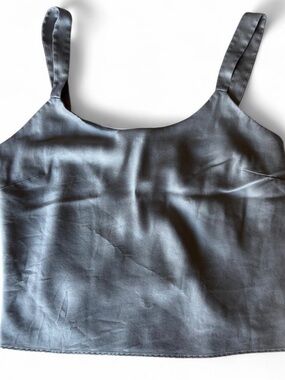 LAFAYETTE 148 NEW YORK —
Elegant cropped silk tank.